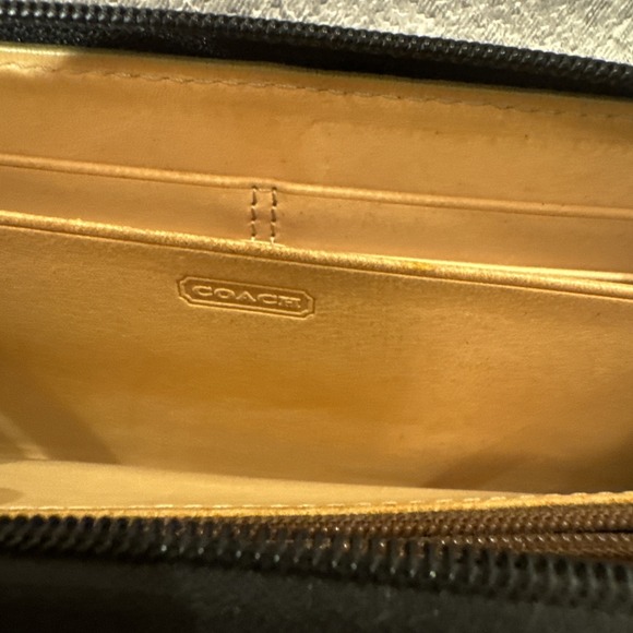 Coach Leather Wallet Black with C Logo Zip Around Multi Pocket In Black - Picture 10 of 11